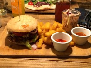 Vegan Chilli-Cheese-Burger with Polenta wedges at Schnell Veg in Dusseldorf