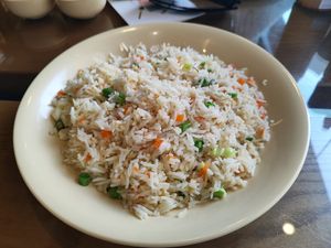 Vegetable fried rice without egg at Shore Time Kainang Pinoy - Souq in Doha