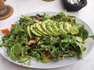 Avocadosalat at Loving Hut Pension in St Kanzian