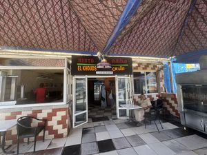 Outdoor seatingg  at Restaurant El Qouds مطعم القدس in Provence-alpes-côte D'azur