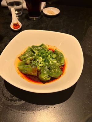 Vegan spicy wontons at Din Tai Fung 鼎泰豐 in Vancouver