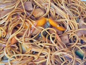 Fried noodles with tofu at Vegitat Asia in Basel-stadt