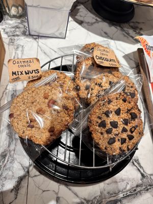 Vegan oat cookies   at Streamer Coffee Company - Akasaka in Tokyo