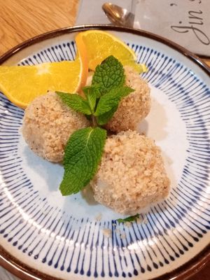 (vegan) desert at Jin's Bistro 1140 in Wien