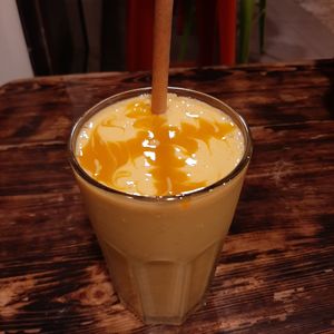Mango lassi at Vege Miasto in Warsaw