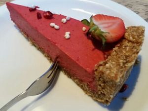 raw berry cake at Vege Miasto in Warsaw