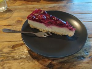 Cheesecake at Vege Miasto in Warsaw