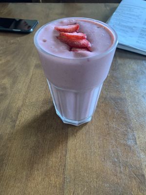 Summer smoothie at Vege Miasto in Warsaw