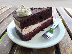 Cake at Vege Miasto in Warsaw