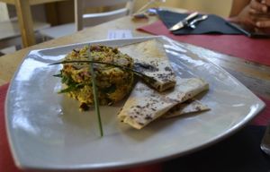 scrambled tofu with seitan at DosTrece in Barcelona