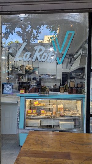 Storefront at La Roti V in Ciudad Autónoma De Buenos Aires