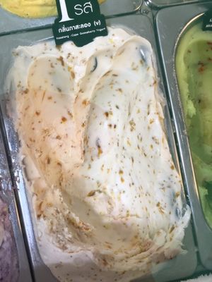 Um  at Iconic Ice Cream in Chiang Mai