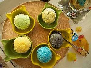 mint choc, black bean, banoffee, lemon & mango ice cream at Iconic Ice Cream in Chiang Mai