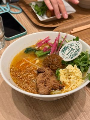 Ramen de sésamo dorado  at T's TanTan Ecute Ueno in Taito City