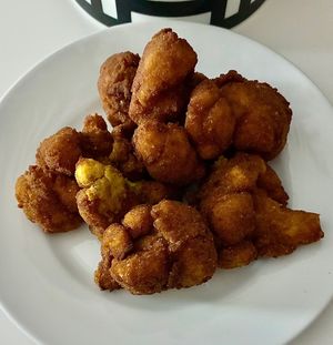 Cauliflower pakoda at Poppadom Indian Takeaway in دبي