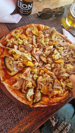 Came back for the pizza at Muthu Bar in Southern Province