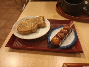 Taiyaki and Mitarashi Dango at Ikiya in Veneto