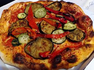 Ortolana vegan pizza at Come va? Pizza in Catalunya