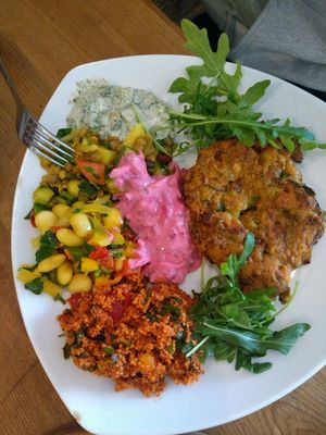 Deep-fried cutlet + 3 salads + yoghurt at Kiez Vegan - Kortestrasse in Berlin