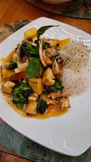 Prew wann con tofu at Pad Thai in Santiago