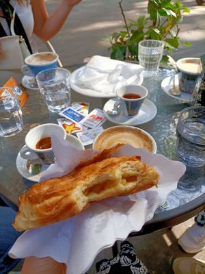 Sfogliatina con mele e uvetta at Caffe Trastevere in Rome
