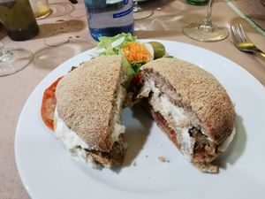 Burguer de seitan at L'Union in Leon