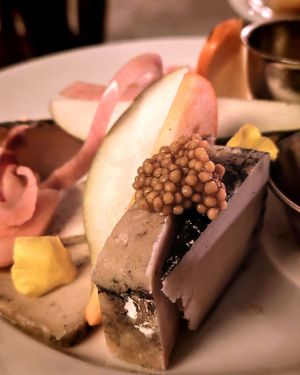 Vegan cheese plates at Présent in Paris