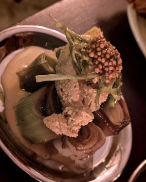 Mimosa leeks with Joris sauce at Présent in Paris