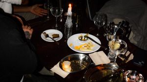  at Présent in Paris