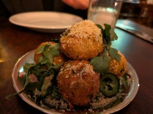FLUFFY BOUBOULES at Présent in Paris