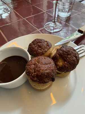   at Présent in Paris