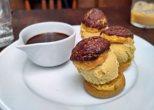  at Présent in Paris