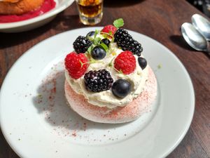 Pavlova at Présent in Paris