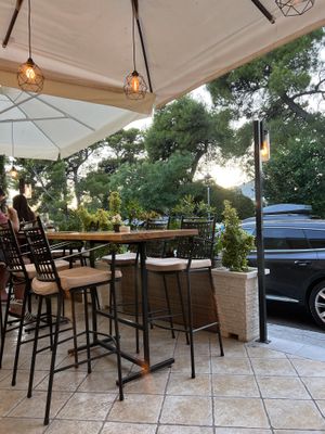 Outdoor seating   at Pasike in Trogir