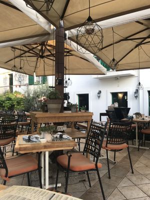 The setting at Pasike in Trogir