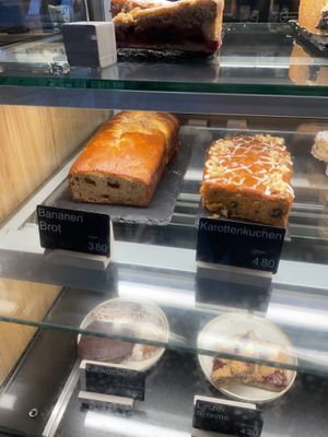 Bananenbrot and carrot cake   at Alrighty Roastery & Coffee Shop in Bayern