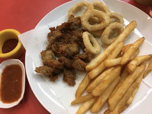 Fried platter (NT$149) at Elite Pizza 依禮鮮蔬手工披薩 in Taichung