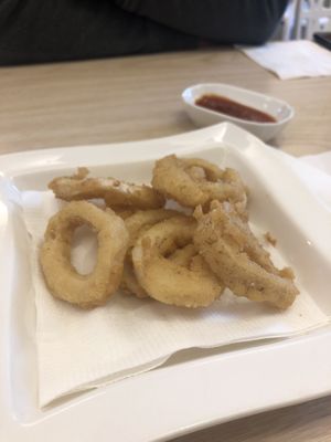 Squid rings at Elite Pizza 依禮鮮蔬手工披薩 in Taichung