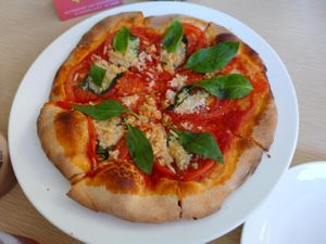 Margarita pizza with Vegan cheese at Elite Pizza 依禮鮮蔬手工披薩 in Taichung