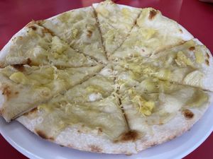 10” durian pizza at Elite Pizza 依禮鮮蔬手工披薩 in Taichung