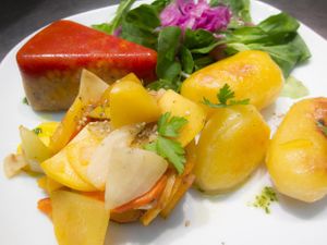 Green lentils terrine
Baked potatoes
Salad at MU-Food in Geneva