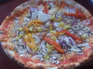 vegan cheese pizza, do not blame the mobile for bad colours! at Holzofenpizza Engel in Frankfurt