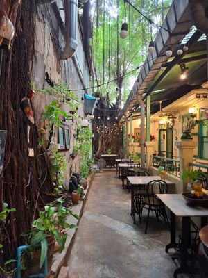 Outside Dining at Harmonique in Krung Thep Maha Nakhon