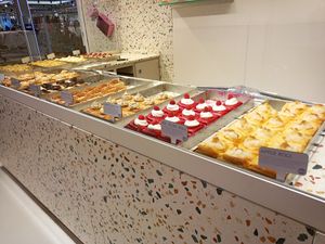 Clearly labelled vegan options at Cinnamood - Donauzentrum  in Wien