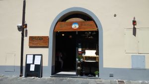 The restaurant front. It has indoor and outdoor seats. And it's very close from the Leaning Tower. at Ben D'Iddio in Pisa
