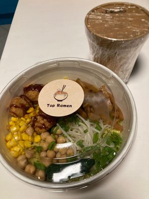 The food was prepared with great care for the takeaway and the broth went in a separate container to preserve the crunchiness of the fried tofu bites  at Top Ramen in Lombardia