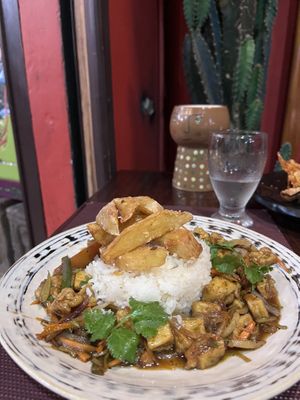 Veganized lomo saltado (5/5 ⭐️ )  at Chifa La Familia Feliz in La Fortuna