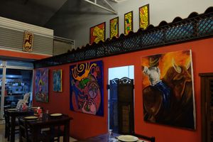 Artwork at Chifa La Familia Feliz in La Fortuna