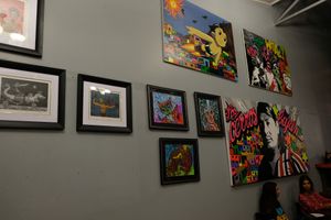 Artwork at Chifa La Familia Feliz in La Fortuna