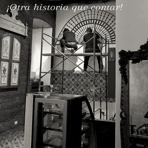 Liven up🔥✨️ at La Tàvola Veg Pizza, wine, antiques Quito  in Quito